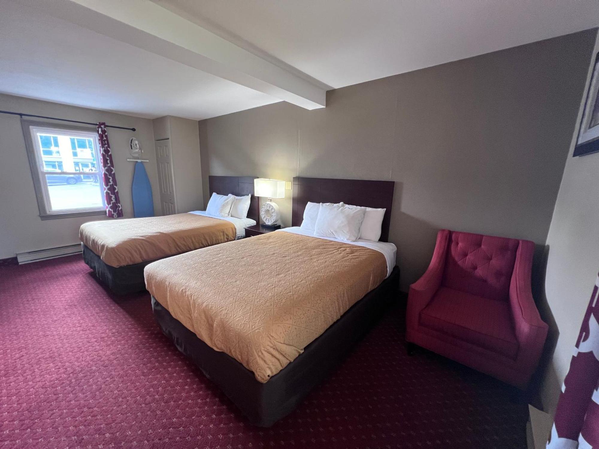 Rodeway Inn & Suites เฮอร์ชีย์ ภายนอก รูปภาพ