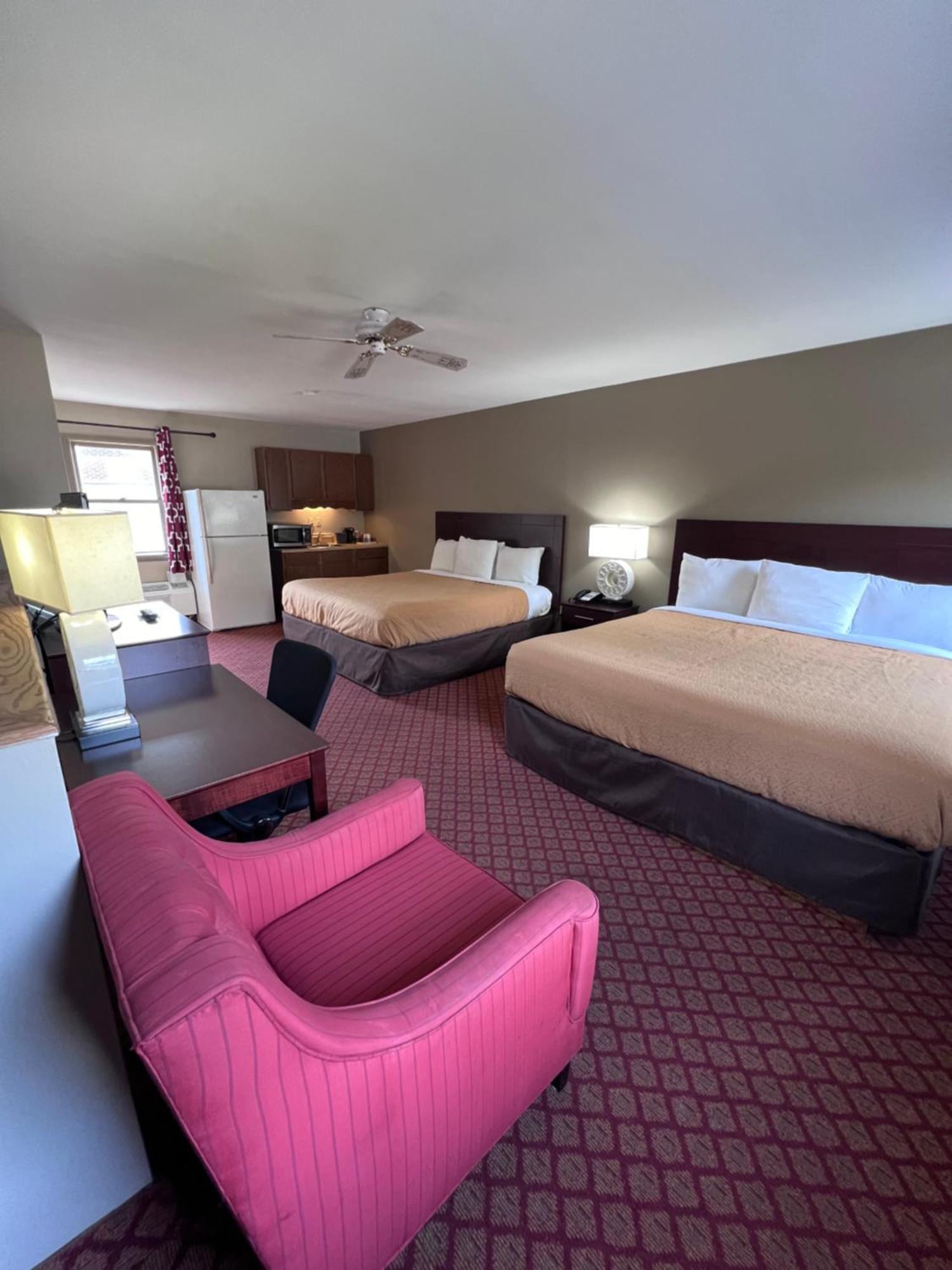 Rodeway Inn & Suites เฮอร์ชีย์ ภายนอก รูปภาพ