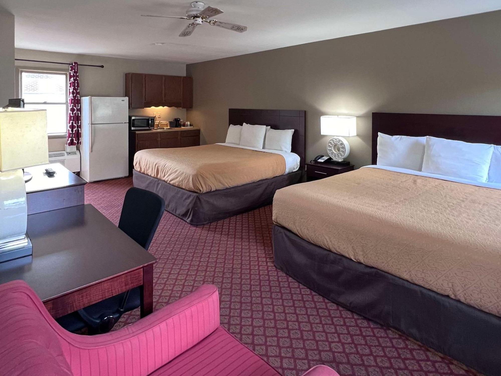 Rodeway Inn & Suites เฮอร์ชีย์ ภายนอก รูปภาพ