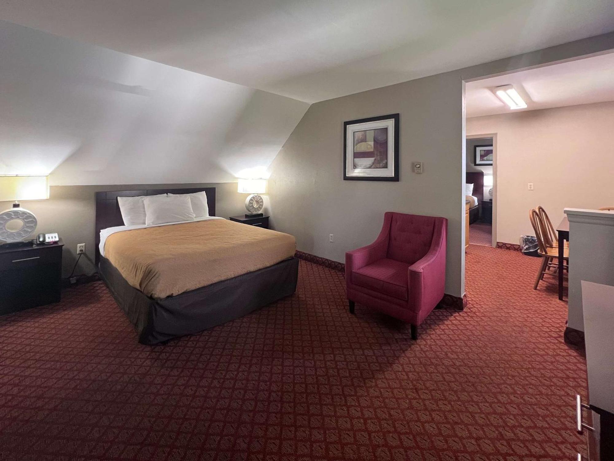 Rodeway Inn & Suites เฮอร์ชีย์ ภายนอก รูปภาพ