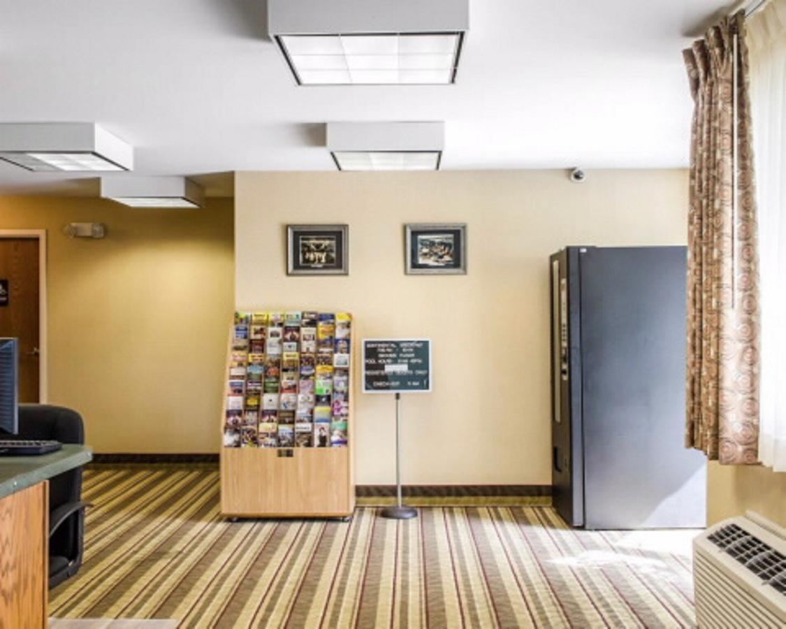 Rodeway Inn & Suites เฮอร์ชีย์ ภายนอก รูปภาพ